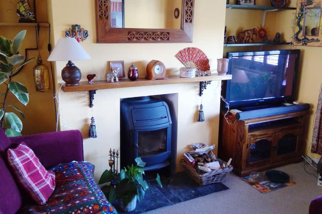 Colourful, Cosy City Home باث المظهر الخارجي الصورة